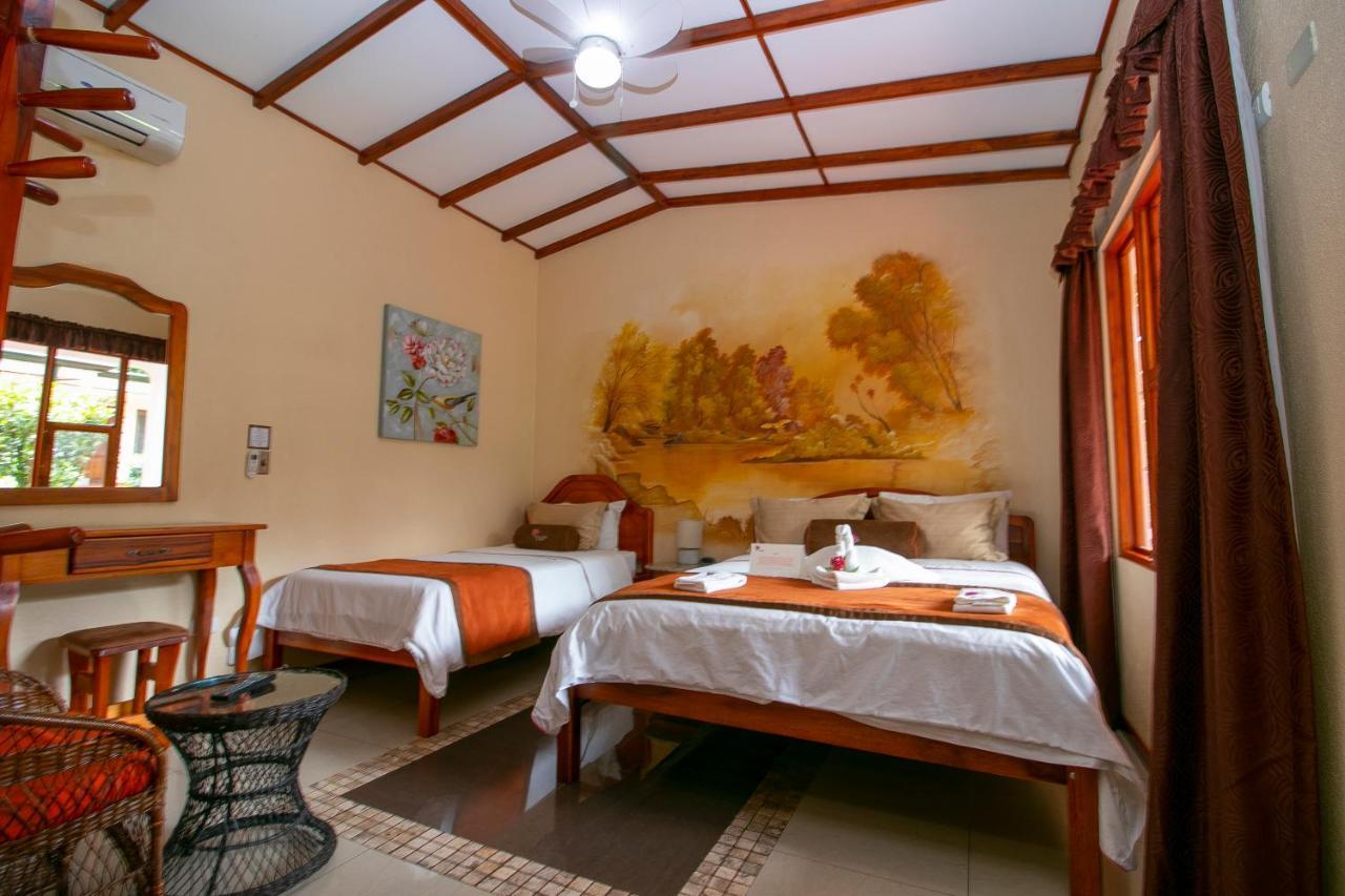 Hotel La Rosa De America